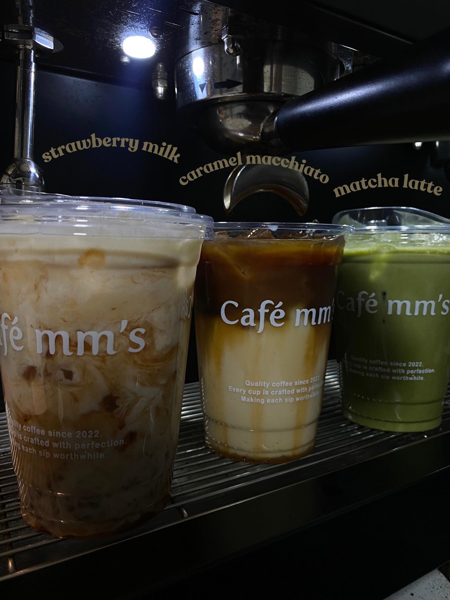 Cafe MM'S Café — bar area